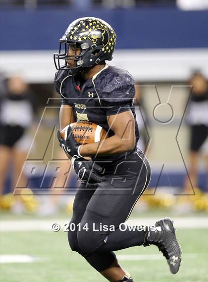 Thumbnail 1 in Boyd vs. Fossil Ridge (UIL 6A Division 2 Region 1 Bi-District Playoff) photogallery.