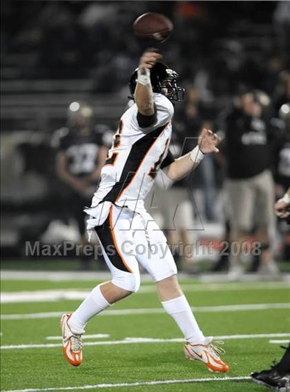 Thumbnail 3 in Huntington Beach vs. El Dorado (CIF SS Playoffs) photogallery.