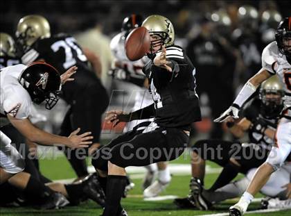 Thumbnail 1 in Huntington Beach vs. El Dorado (CIF SS Playoffs) photogallery.
