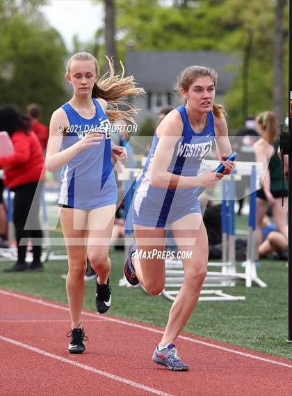 Thumbnail 2 in Union County Championship Relays photogallery.