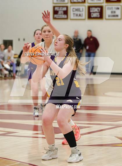 Thumbnail 2 in Littleton vs. Windsor (CHSAA 5A Round 2) photogallery.