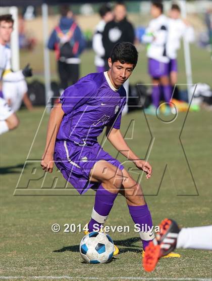Thumbnail 3 in Servite vs. St. Augustine (20th Annual SoCal Classic) photogallery.