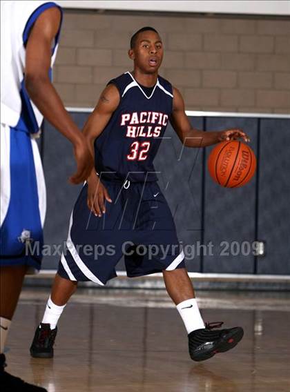 Thumbnail 3 in Windward vs. Pacific Hills (MLK Hoops Shootout) photogallery.
