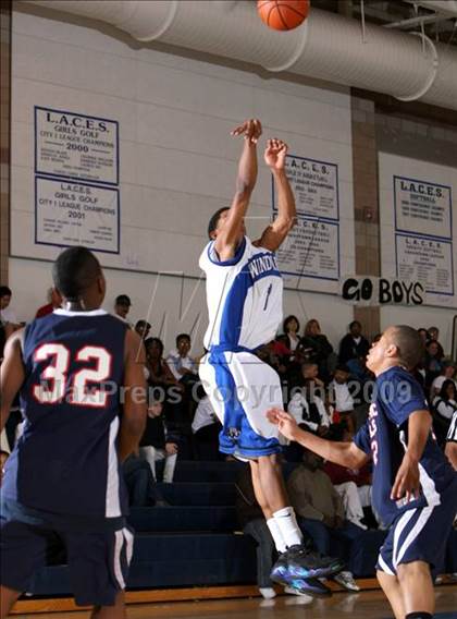 Thumbnail 1 in Windward vs. Pacific Hills (MLK Hoops Shootout) photogallery.