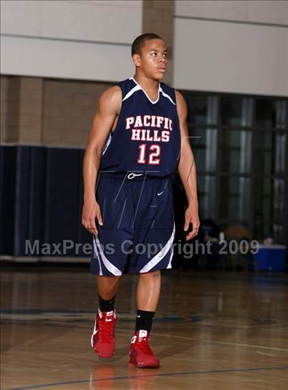Thumbnail 2 in Windward vs. Pacific Hills (MLK Hoops Shootout) photogallery.