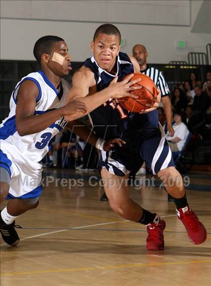 Thumbnail 1 in Windward vs. Pacific Hills (MLK Hoops Shootout) photogallery.