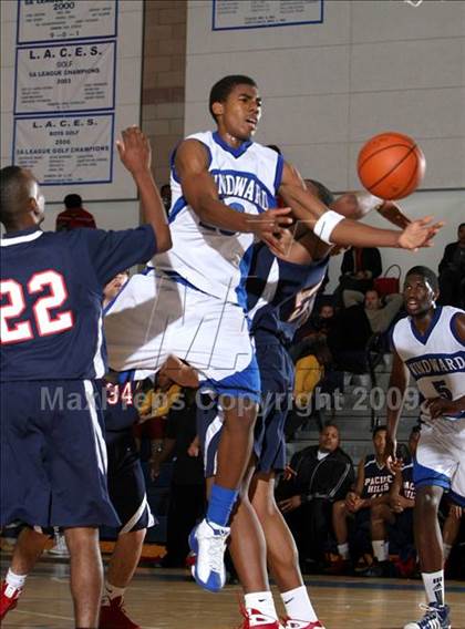 Thumbnail 2 in Windward vs. Pacific Hills (MLK Hoops Shootout) photogallery.