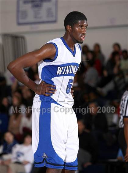 Thumbnail 3 in Windward vs. Pacific Hills (MLK Hoops Shootout) photogallery.
