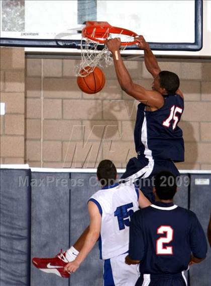 Thumbnail 1 in Windward vs. Pacific Hills (MLK Hoops Shootout) photogallery.