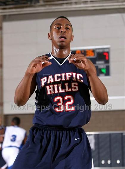 Thumbnail 2 in Windward vs. Pacific Hills (MLK Hoops Shootout) photogallery.