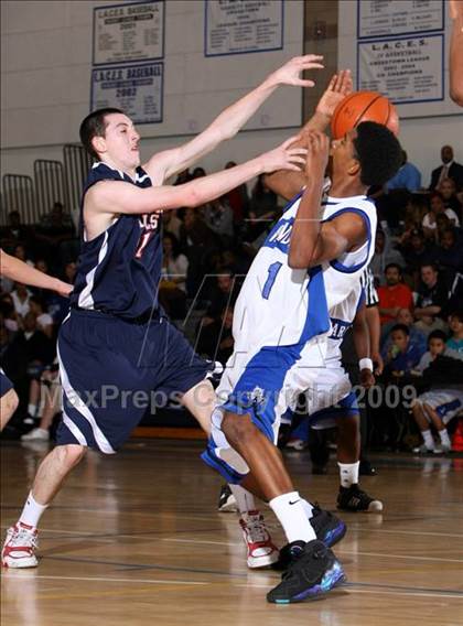 Thumbnail 2 in Windward vs. Pacific Hills (MLK Hoops Shootout) photogallery.