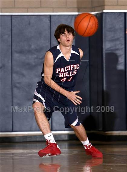 Thumbnail 1 in Windward vs. Pacific Hills (MLK Hoops Shootout) photogallery.