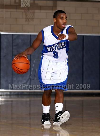 Thumbnail 2 in Windward vs. Pacific Hills (MLK Hoops Shootout) photogallery.