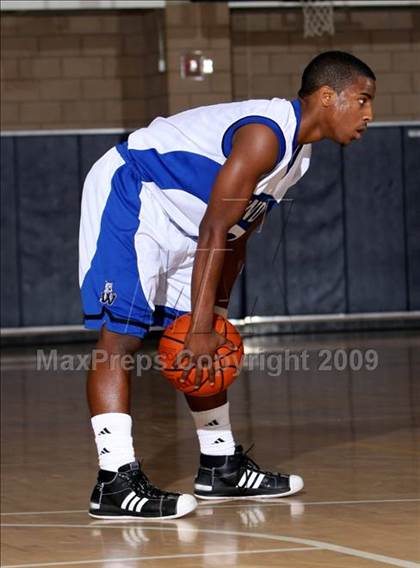 Thumbnail 1 in Windward vs. Pacific Hills (MLK Hoops Shootout) photogallery.