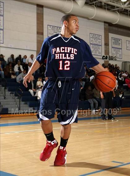 Thumbnail 1 in Windward vs. Pacific Hills (MLK Hoops Shootout) photogallery.