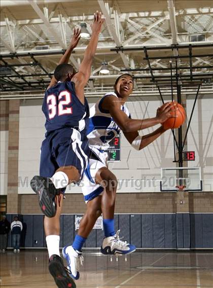 Thumbnail 1 in Windward vs. Pacific Hills (MLK Hoops Shootout) photogallery.
