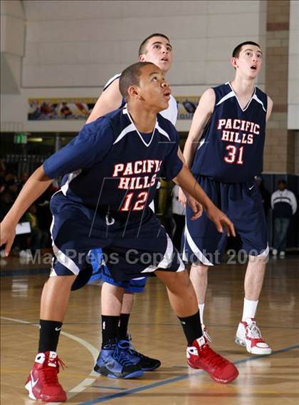Thumbnail 3 in Windward vs. Pacific Hills (MLK Hoops Shootout) photogallery.