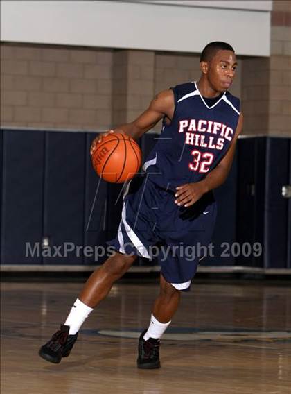 Thumbnail 1 in Windward vs. Pacific Hills (MLK Hoops Shootout) photogallery.
