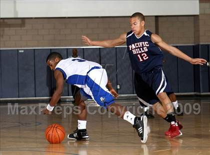 Thumbnail 3 in Windward vs. Pacific Hills (MLK Hoops Shootout) photogallery.
