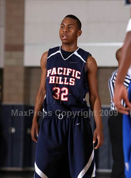 Thumbnail 3 in Windward vs. Pacific Hills (MLK Hoops Shootout) photogallery.