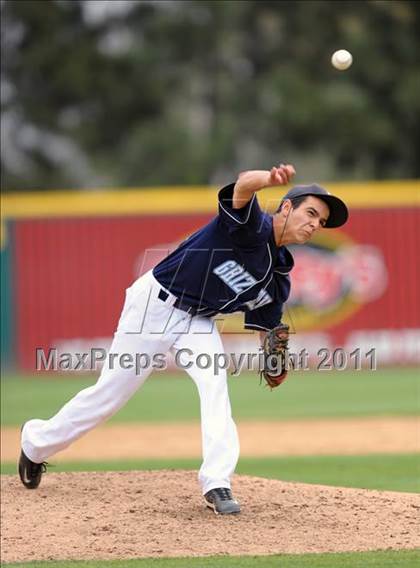 Thumbnail 1 in Upland vs. Los Osos (Battle of the Baseline League) photogallery.
