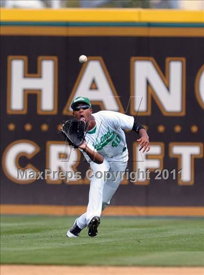 Thumbnail 3 in Upland vs. Los Osos (Battle of the Baseline League) photogallery.