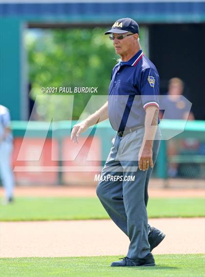 Thumbnail 1 in Schuylkill Haven vs. Shenango ( PIAA 2A Championship) photogallery.