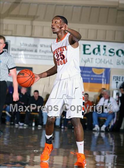 Thumbnail 1 in Whitney Young vs. Christ School (City of Palms Classic) photogallery.
