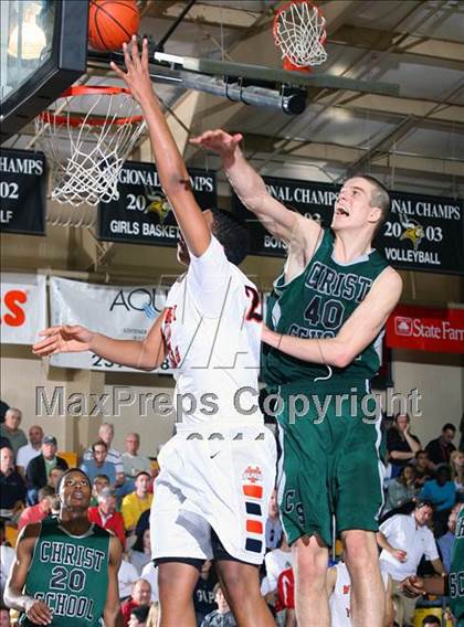Thumbnail 3 in Whitney Young vs. Christ School (City of Palms Classic) photogallery.