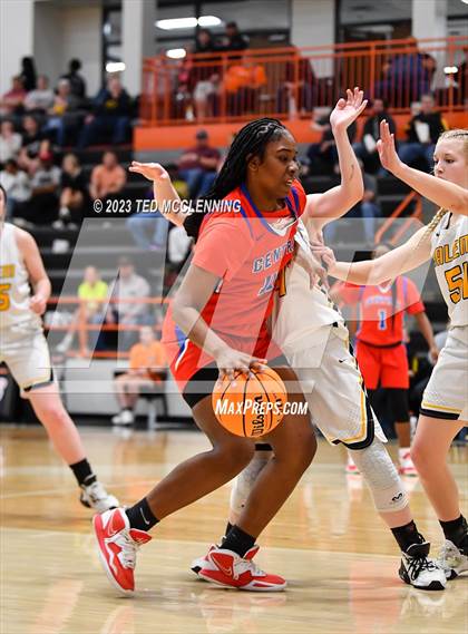 Thumbnail 1 in Salem vs. Central (AAA 3A State Playoff first round) photogallery.