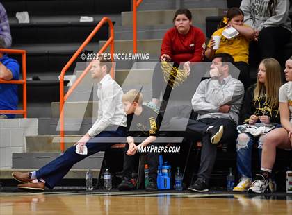 Thumbnail 2 in Salem vs. Central (AAA 3A State Playoff first round) photogallery.