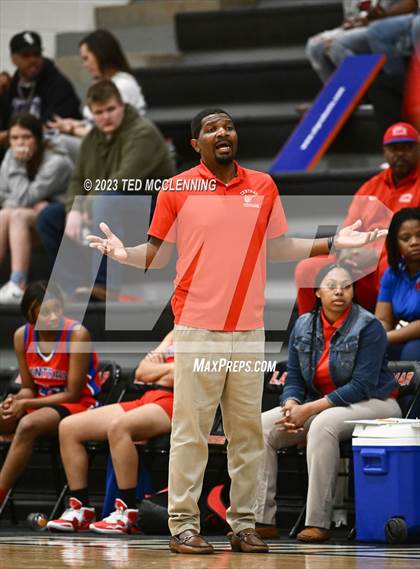 Thumbnail 1 in Salem vs. Central (AAA 3A State Playoff first round) photogallery.