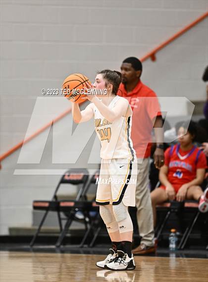 Thumbnail 3 in Salem vs. Central (AAA 3A State Playoff first round) photogallery.
