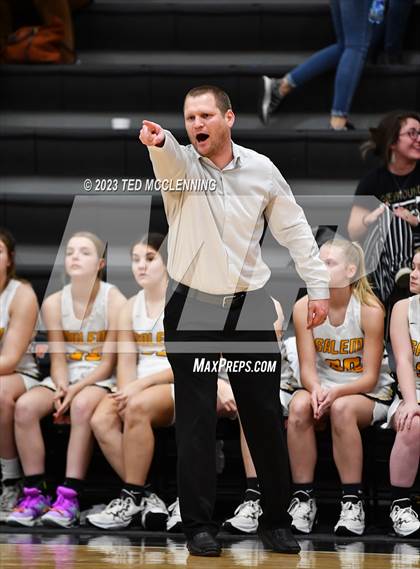 Thumbnail 3 in Salem vs. Central (AAA 3A State Playoff first round) photogallery.