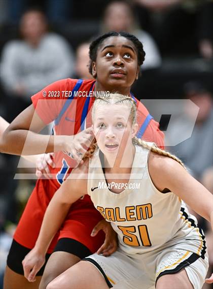 Thumbnail 1 in Salem vs. Central (AAA 3A State Playoff first round) photogallery.