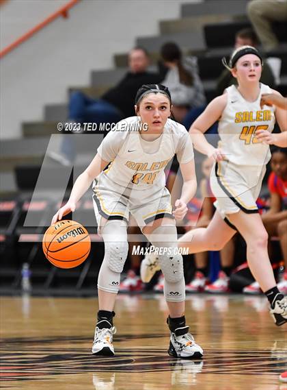 Thumbnail 3 in Salem vs. Central (AAA 3A State Playoff first round) photogallery.