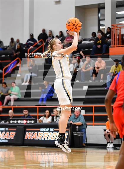 Thumbnail 2 in Salem vs. Central (AAA 3A State Playoff first round) photogallery.