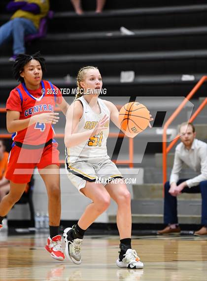 Thumbnail 2 in Salem vs. Central (AAA 3A State Playoff first round) photogallery.