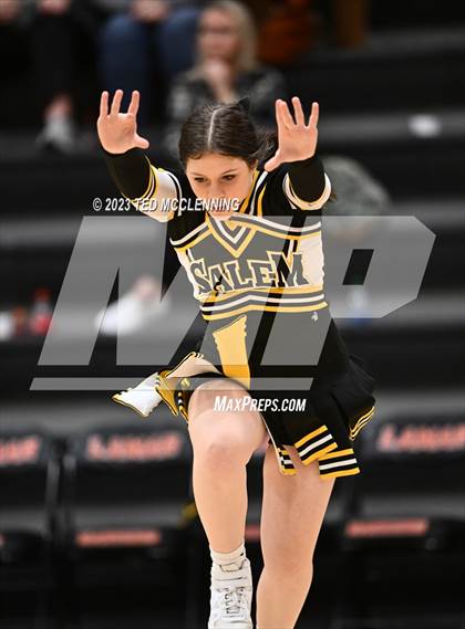 Thumbnail 2 in Salem vs. Central (AAA 3A State Playoff first round) photogallery.