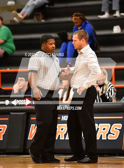 Thumbnail 1 in Salem vs. Central (AAA 3A State Playoff first round) photogallery.