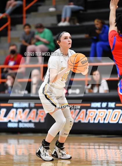 Thumbnail 1 in Salem vs. Central (AAA 3A State Playoff first round) photogallery.