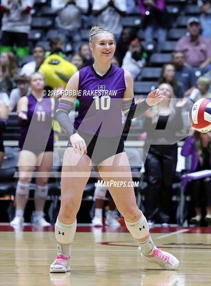 Thumbnail 2 in Neches vs. Harrold (UIL 1A Volleyball Final) photogallery.