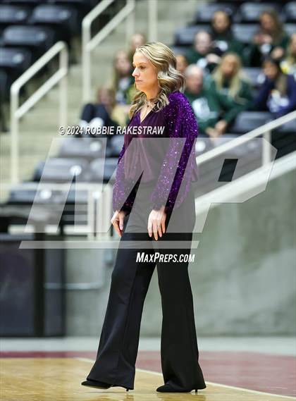 Thumbnail 1 in Neches vs. Harrold (UIL 1A Volleyball Final) photogallery.