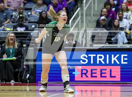 Thumbnail 1 in Neches vs. Harrold (UIL 1A Volleyball Final) photogallery.