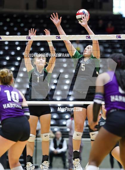 Thumbnail 3 in Neches vs. Harrold (UIL 1A Volleyball Final) photogallery.