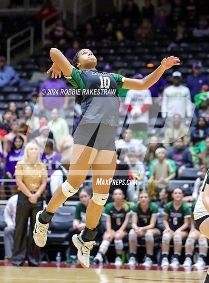 Thumbnail 1 in Neches vs. Harrold (UIL 1A Volleyball Final) photogallery.