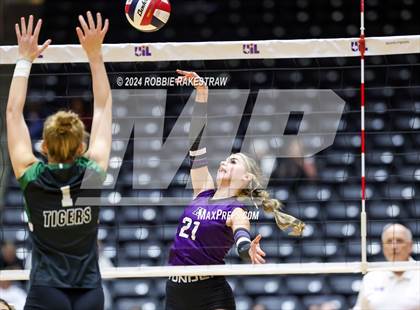 Thumbnail 1 in Neches vs. Harrold (UIL 1A Volleyball Final) photogallery.