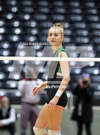 Thumbnail 2 in Neches vs. Harrold (UIL 1A Volleyball Final) photogallery.