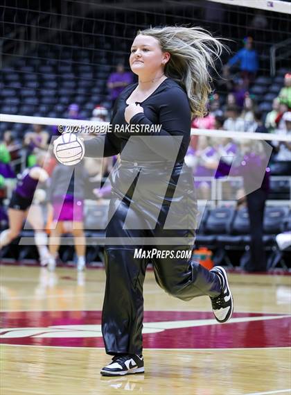 Thumbnail 3 in Neches vs. Harrold (UIL 1A Volleyball Final) photogallery.