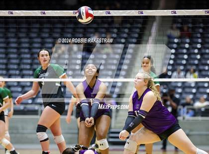 Thumbnail 1 in Neches vs. Harrold (UIL 1A Volleyball Final) photogallery.